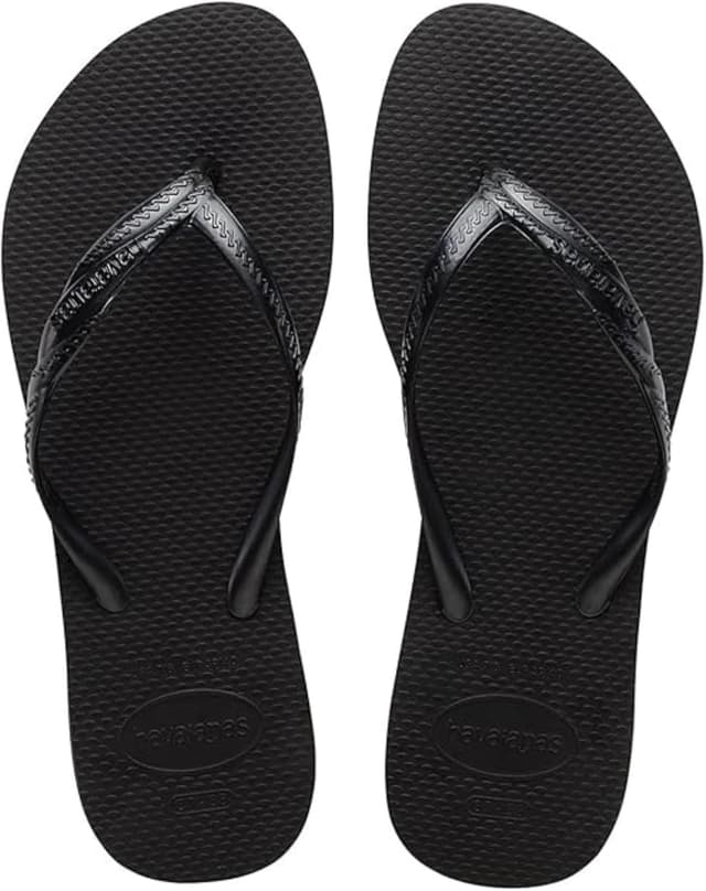Detalle de Havaianas Fantasia women’s flip-flops with metallic cross-strap detail