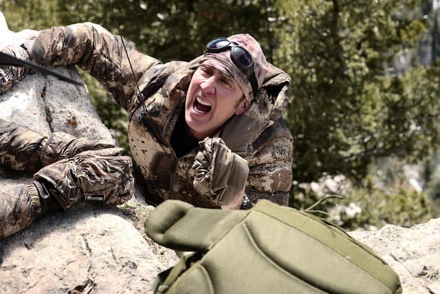 Detalle de Running with the Devil – Thriller von Plaion Pictures mit Nicolas Cage und Laurence Fishburne