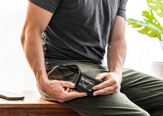 Detalle de Rico Industries Laser Engraved Front Pocket Wallet (Dallas Cowboys, Black)