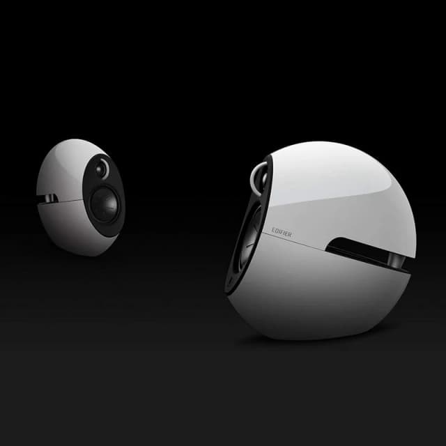 Detalle de Edifier Luna Eclipse E25HD altavoces Bluetooth blancos con entrada óptica