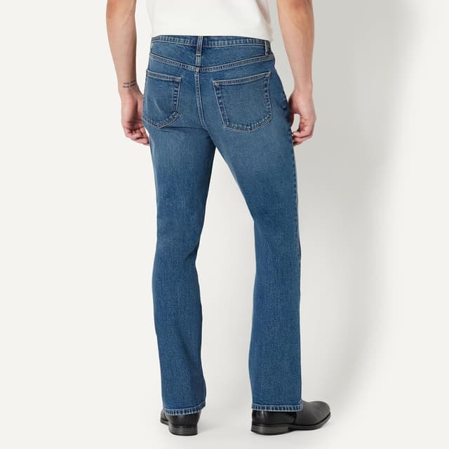 Detalle de Amazon Essentials Herren Slim-Fit Bootcut-Jeans mit geringem Stretchanteil