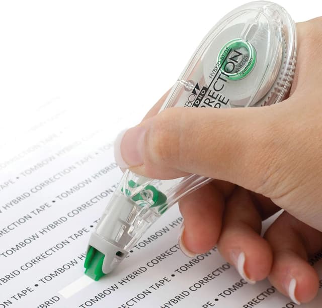 Detalle 2 de Tombow MONO Hybrid Correction Tape (10-Pack) with Easy Side-Action Applicator