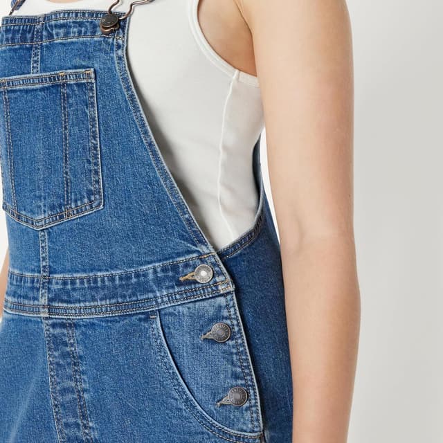 Detalle de Amazon Essentials Damen Short Overalls mit verstellbaren Trägern – Relaxed Fit aus Denim-Mischung