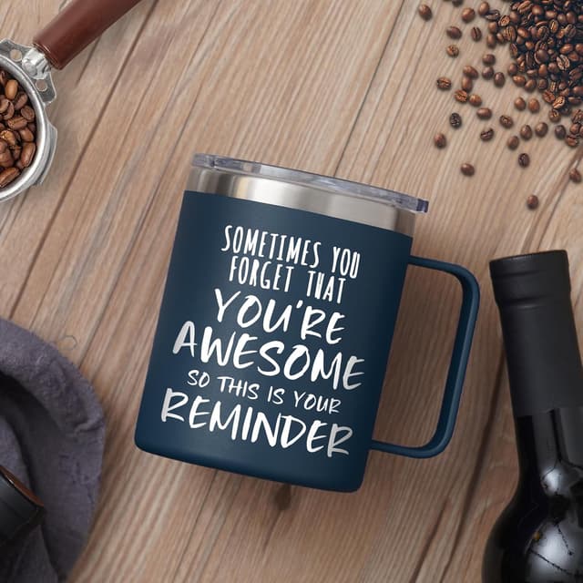 Detalle 2 de NOWWISH Insulated Stainless Steel Coffee Mug (14oz) in Navy Blue — Inspirational Message for Men