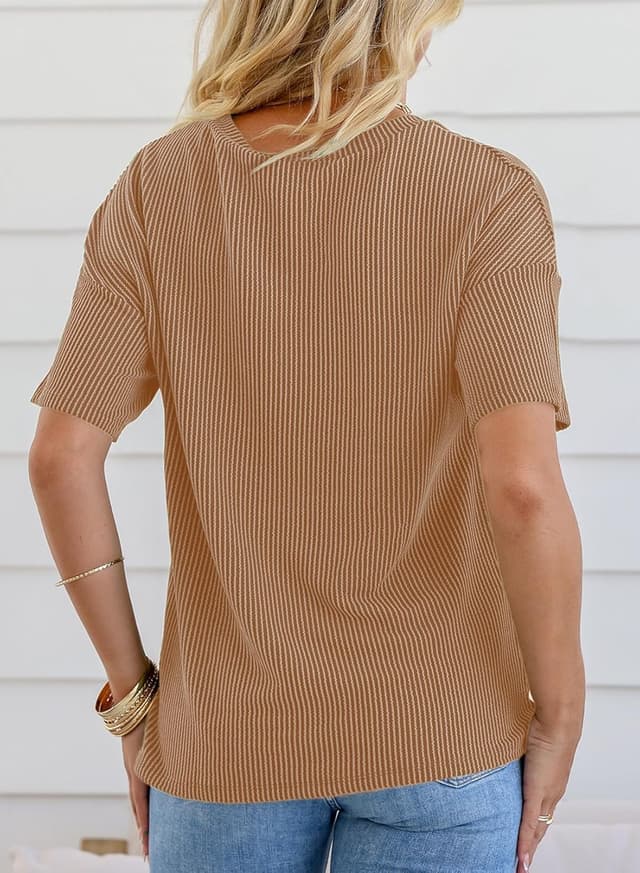 Detalle de GLEENOD Damen T-Shirt mit V-Ausschnitt, Kurzarm und Tasche – locker-oversize für Sommer-Looks