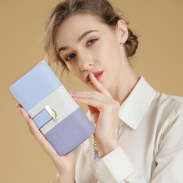 Detalle de Pomelo Best women’s RFID wallet with tassel charm, 12 card slots and zipped coin pocket (19.5 x 10.5 x 2.5cm)