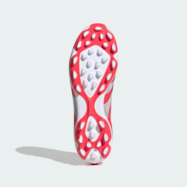 Detalle 2 de adidas Predator League bota de fútbol para césped artificial en rojo