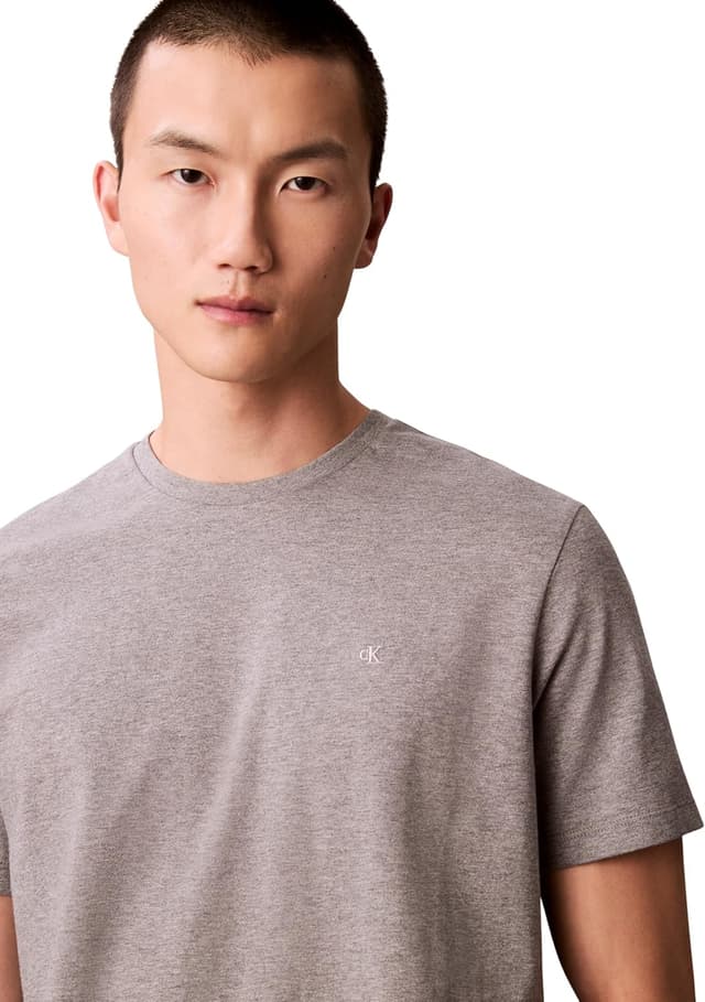 Detalle 2 de Calvin Klein T-shirt manches courtes homme Classic Monogram Tee à col ras-du-cou
