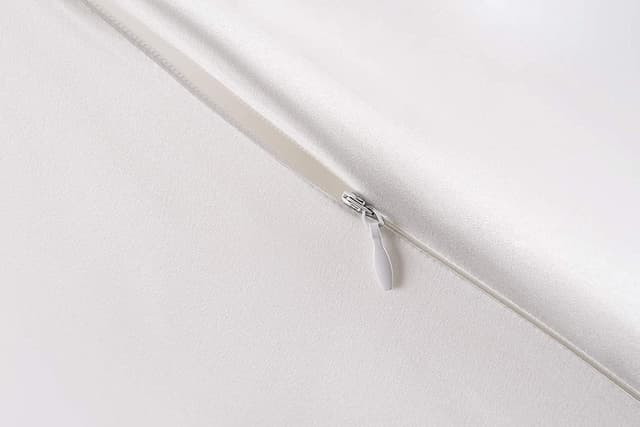 Detalle 1 de Federa in seta naturale 22 momme 50x75