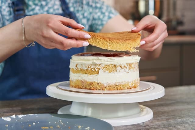 Thumbnail 8 de MILKYBAR Untable de Chocolate Blanco 3kg 🍫