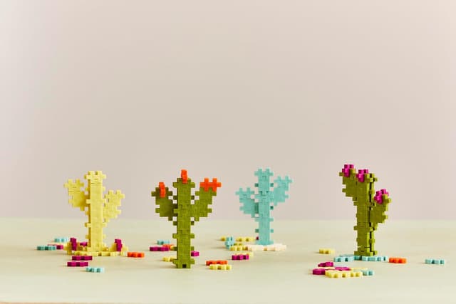 Detalle 2 de Plus Plus Building Blocks 240 pc floral