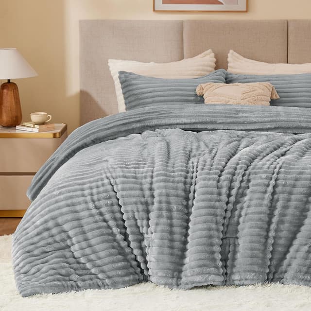 Detalle de BEDELITE Queen Fleece Comforter Set 1 with Pillowcases