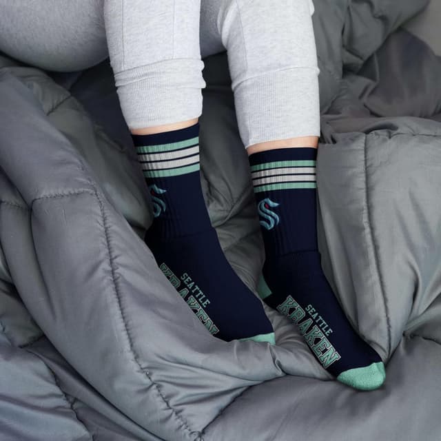 Detalle 2 de For Bare Feet Seattle Kraken 4 Stripe Deuce Crew Socks (Large)