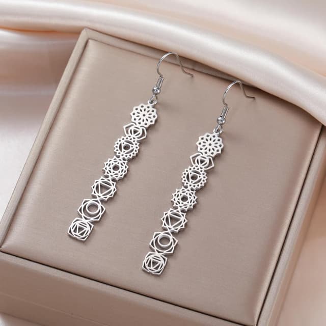 Detalle de Dreamtimes 7 Chakra-Ohrringe aus Edelstahl für Frauen mit spirituellem Heilungsanhänger