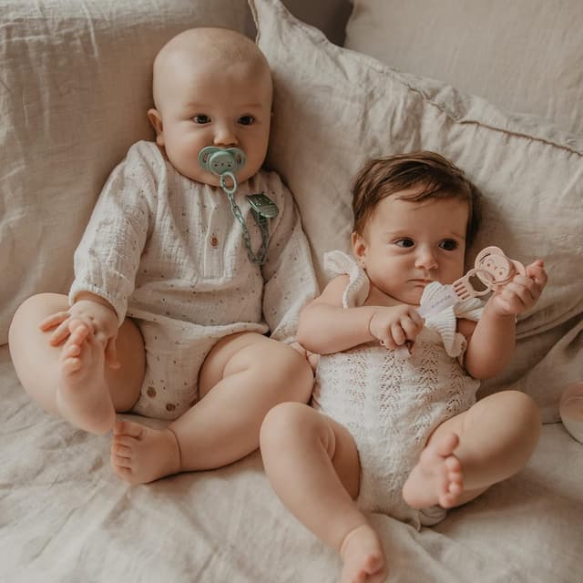 Thumbnail 5 de Suavinex Bonhomia Rosa, Cadena para Chupete, Broche Joya🌸