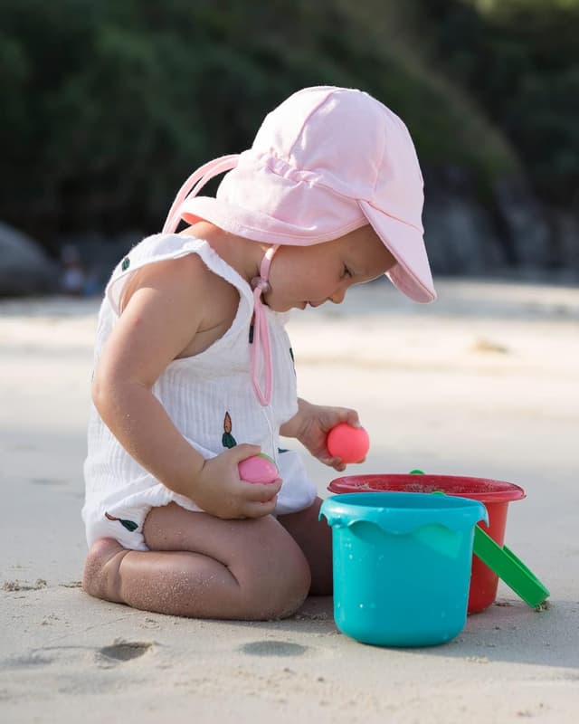 Detalle 2 de FURTALK Baby- & Kleinkind-Sonnenhut mit UPF 50+ UV-Schutz, verstellbarer Kinnriemen und Halsklappen