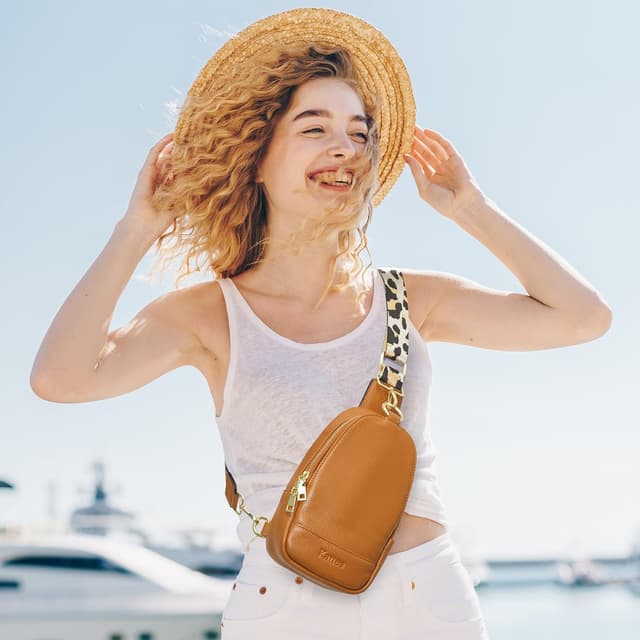 Detalle de Kattee borsa a tracolla da donna in vera pelle da viaggio con blocco RFID