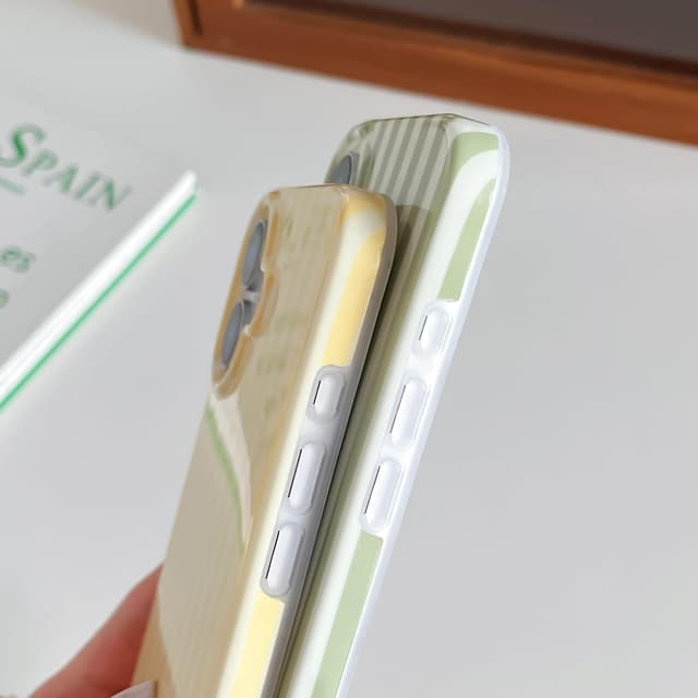 Detalle 2 de Sage Green iPhone 17 case, 6.3 inch