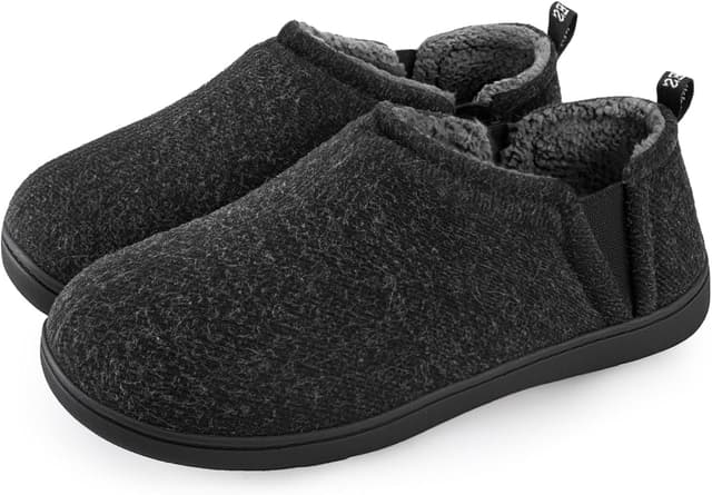 Detalle de Snug Leaves Men’s Faux Wool Slippers