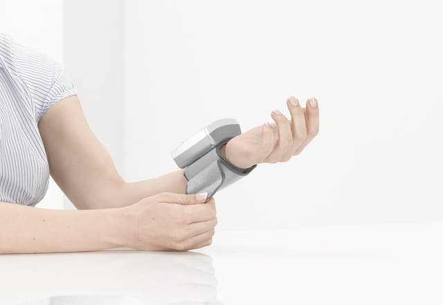 Detalle de Sanitas SBC 15 Handgelenk-Blutdruckmessgerät (vollautomatisch) mit Puls und Warnfunktion