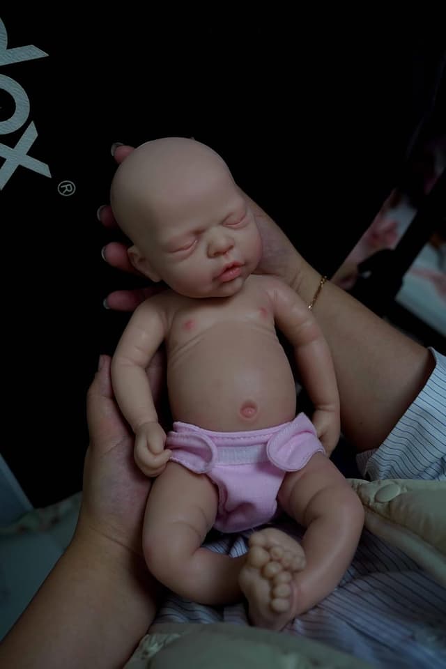 Thumbnail 6 de MYREBABY 12" Lifelike Reborn Baby Doll (Full Silicone) with Clothes Set & Feeding Accessories