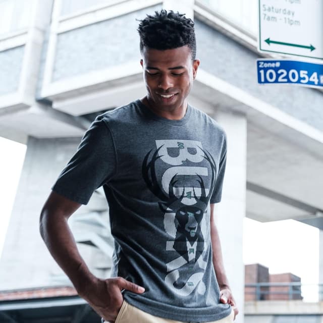 Detalle de Ultra Game Men’s NBA Official Super Soft Game Day T-Shirt (60% Cotton, 40% Polyester)