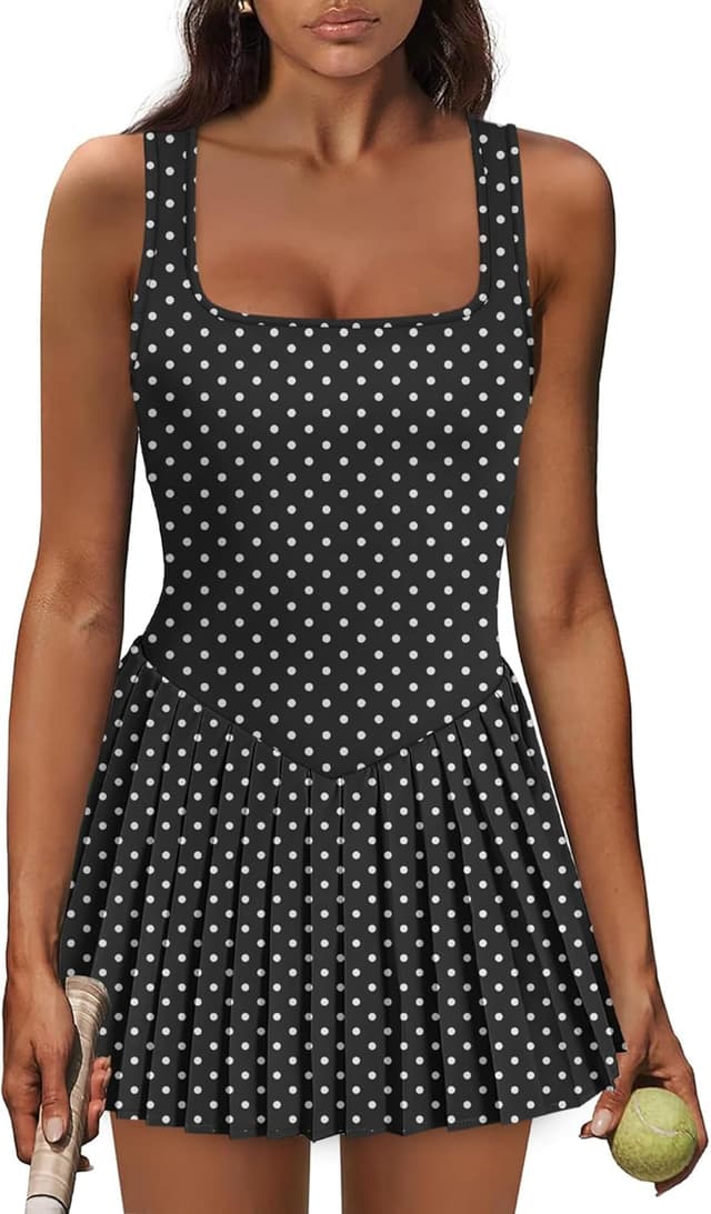 Detalle de Women’s Tennis Athletic Dress with Built-In Shorts, U-Neck and Pockets