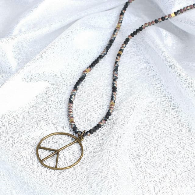 Detalle de KELITCH Classic Peace Anhänger Halskette mit Hämatit-Perlen und Peace-Symbol