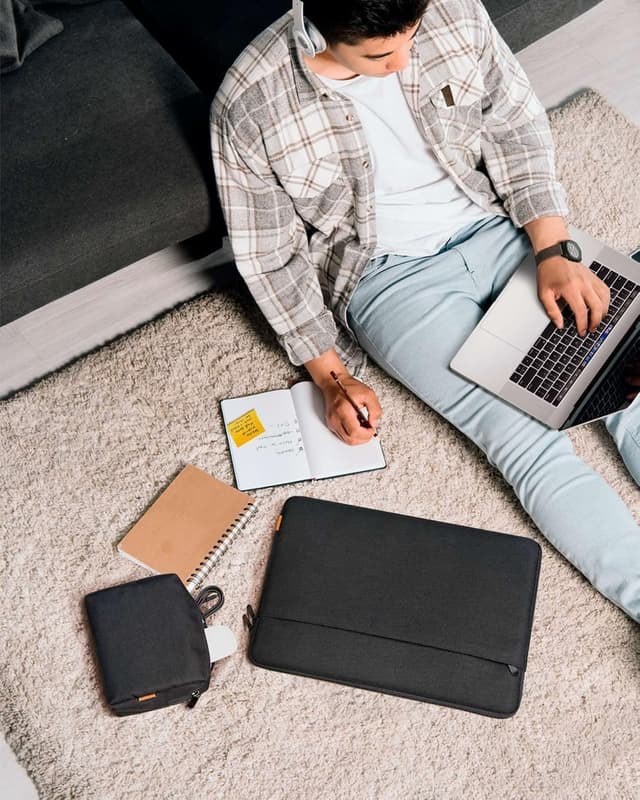 Detalle 2 de Inateck 15–16 inch Laptop Case Sleeve Bag with Accessory Pocket for 16-inch MacBook Pro/Max (2019–2026)