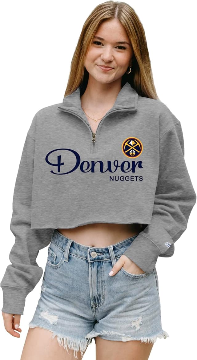 Detalle de Blue 84 Women’s NBA Officially Licensed Cropped Quarter Zip Sweatshirt (Graphite) — Denver Nuggets