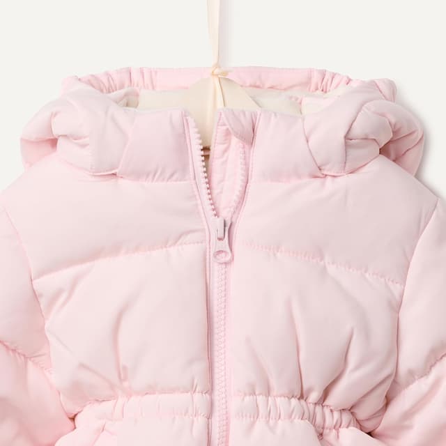 Detalle 2 de Amazon Essentials Girl’s Water-Resistant Hooded Puffer Jacket (with velour lining and removable hood)