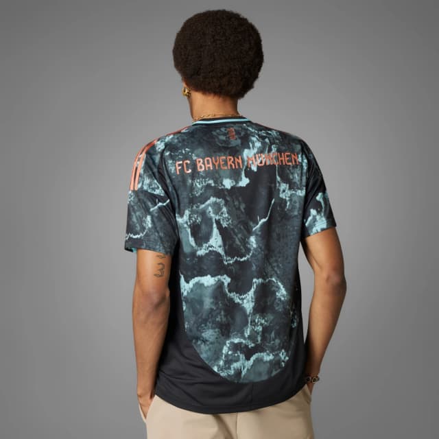Detalle de Camiseta segunda equipación FC Bayern 24/25 Adidas negra