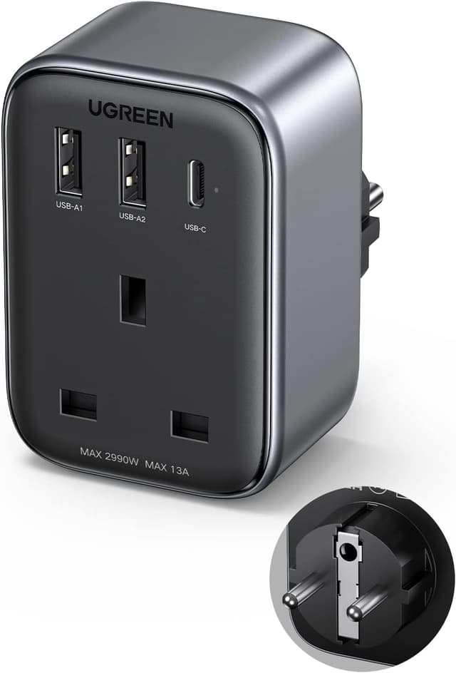 Detalle de UGREEN UK to EU Plug Adapter 30W
