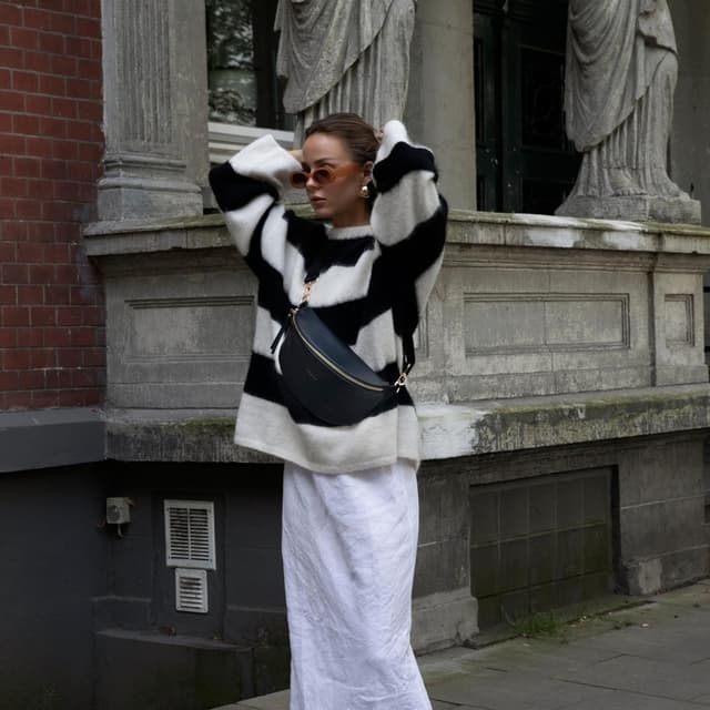 Detalle de Expatrié Marsupio Donna Alice Medium nero in pelle vegana impermeabile