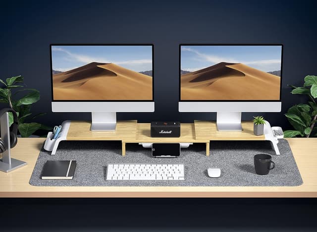 Detalle 2 de Fenge Dual Monitor Stand (Oak) – adjustable length and angle with 3 shelves