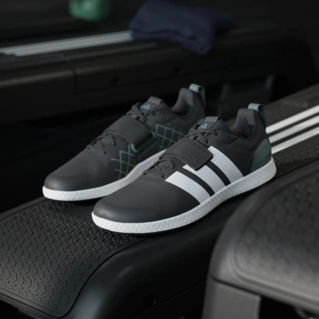 Detalle 2 de Adidas The Total: zapatilla de halterofilia negra para entrenar con estabilidad