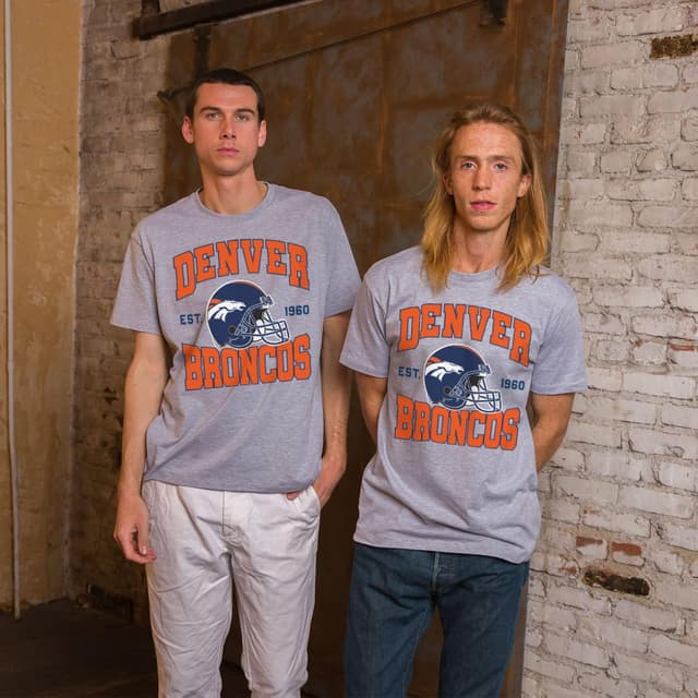 Detalle de Junk Food NFL Bold Logo T-Shirt (Denver Broncos fan tee)