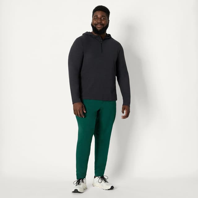 Thumbnail 6 de Amazon Essentials Men's Athletic Soft Performance Quarter-Zip Hoodie — Lightweight L