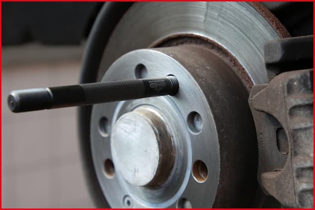 Detalle de KS Tools 150.2805 Rad-Montagehilfe-Satz (2-tlg.) – Montage ohne Beschädigungen