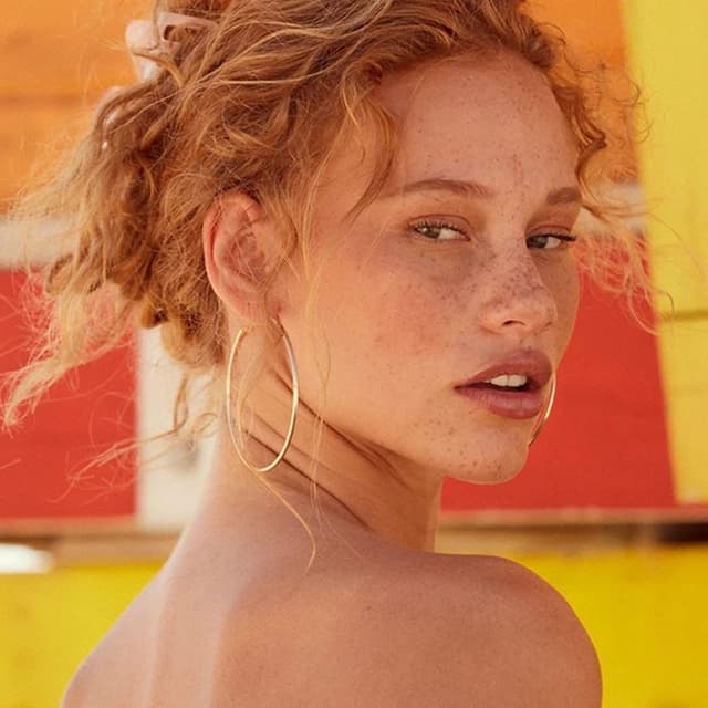 Detalle de MOROTOLE Creolen aus Sterling Silber mit 14 Karat Echtvergoldet – große, dünne Endlose Creolen für Damen