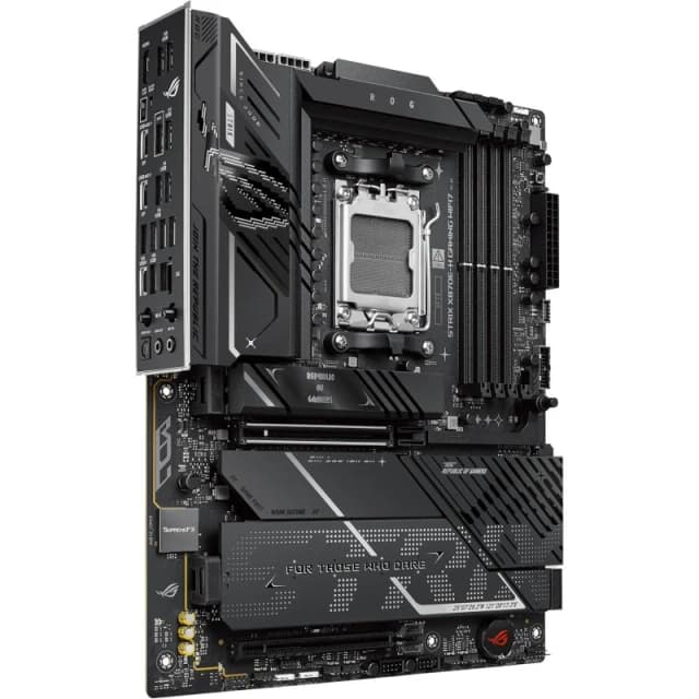 Detalle de ASUS ROG STRIX X870E‑H Gaming WiFi7 placa base