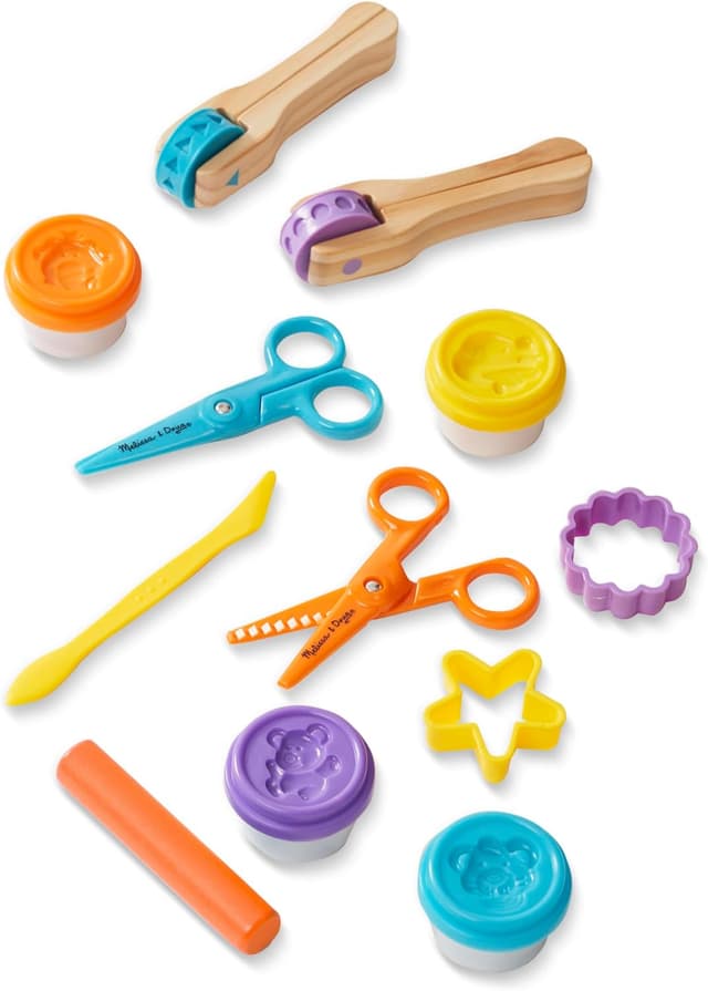 Detalle de Melissa & Doug Created by Me! Cut, Sculpt, and Roll Modeling Dough Kit