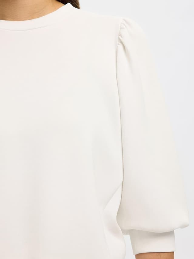 Detalle de Selected Femme women’s loose fit blouse with round neckline and 3/4 puff sleeves