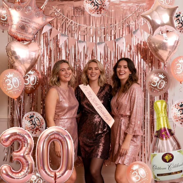 Detalle 2 de Deko-Set zum 30. Geburtstag für Frauen „Rosegold“ – Luftballons, Happy-Birthday-Banner & Schärpe