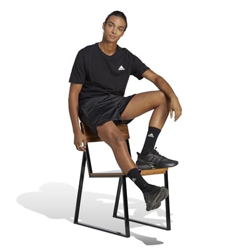 Detalle de adidas Essentials Tee L negro – logo bordado