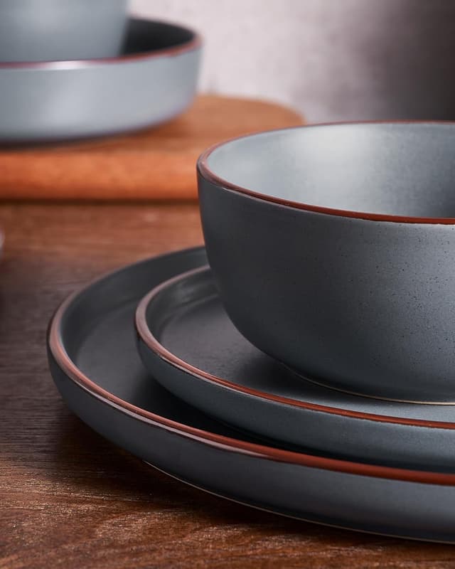 Detalle de Famiware Mercury 12-piece dinnerware set 🍽