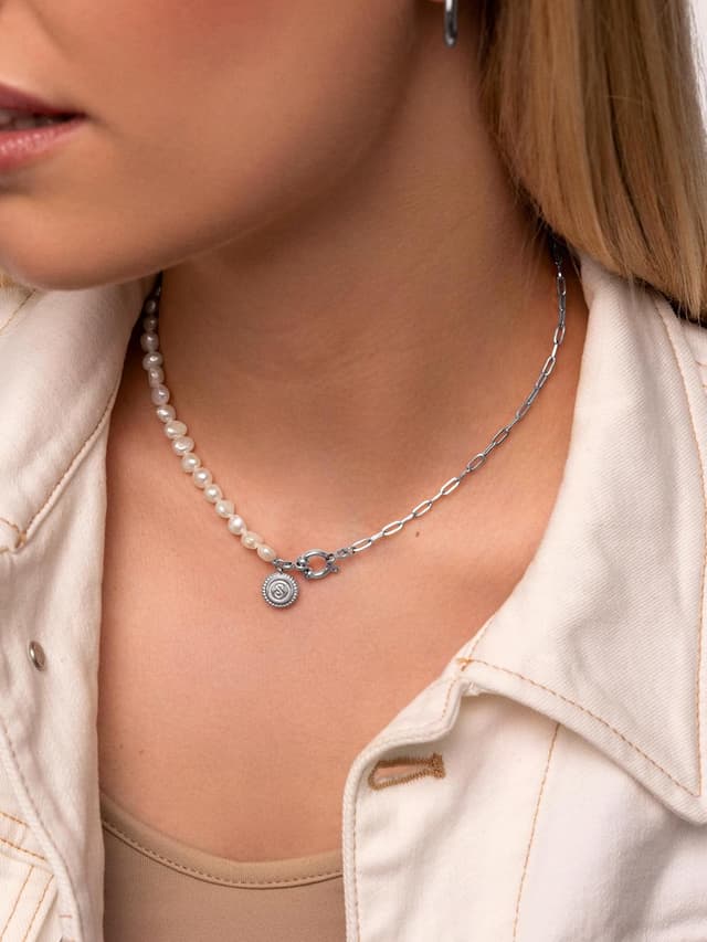 Detalle 2 de SINGULARU Chic Pearl Halskette 40 cm