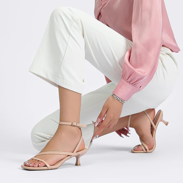 Detalle 2 de NIEARDAN Women's Kitten Heel Sandals 2-inch 👠