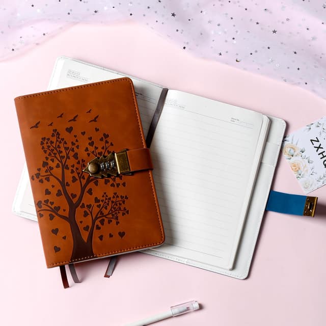 Detalle 2 de Herzförmiges Tagebuch mit Schloss A5