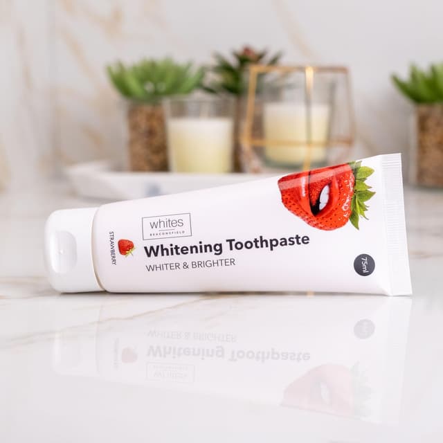 Detalle de Whites Beaconsfield Strawberry Whitening Toothpaste for advanced stain removal & enamel protection